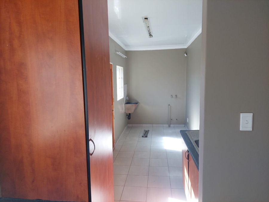 To Let 3 Bedroom Property for Rent in Flamwood North West